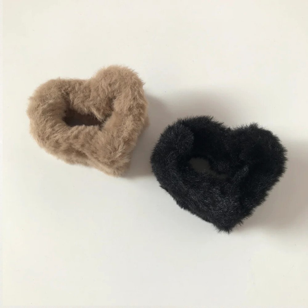 Black and brown heart fur claw