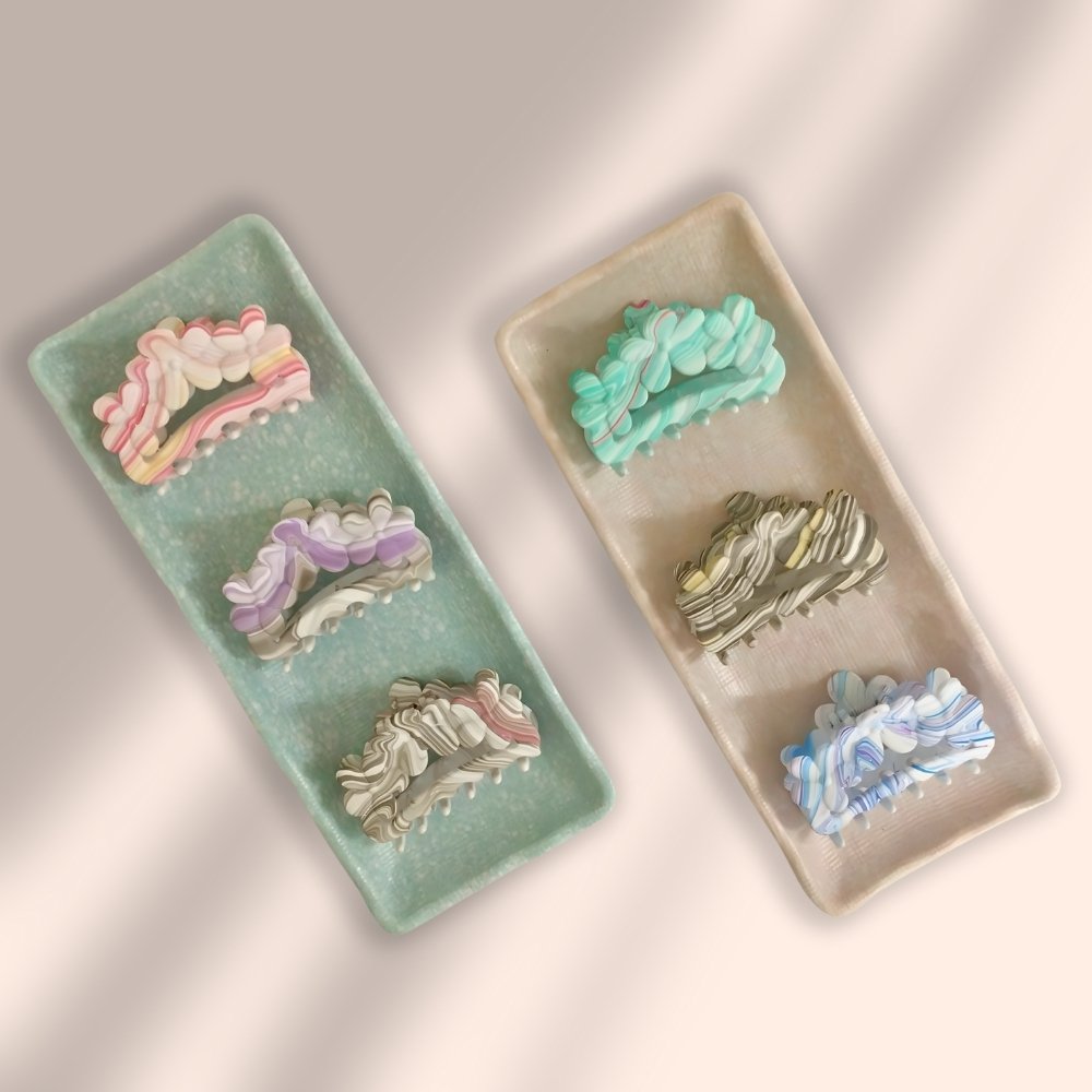 Dual Shade Flower Petal Clutcher