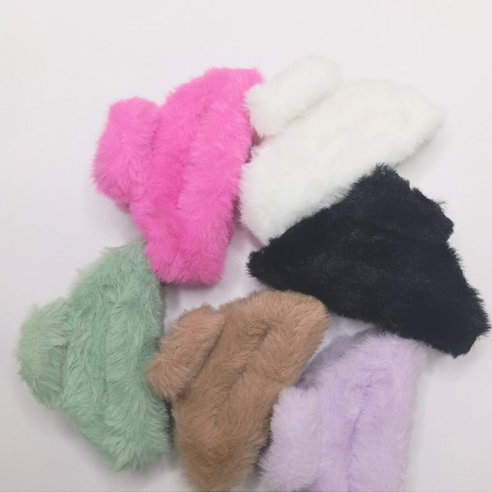 Half Moon Shaped Fur Claw Clips – Big