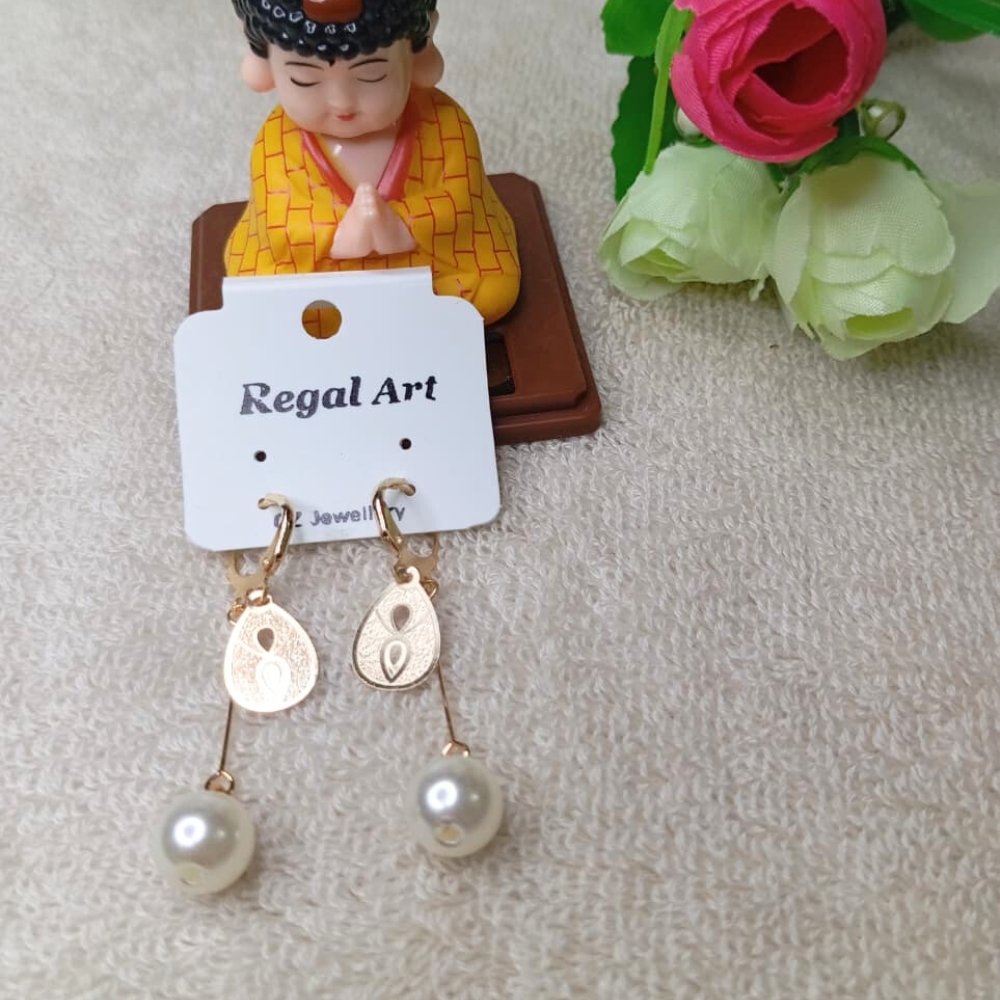 Golden Plate with Pearl Dangle Earrings