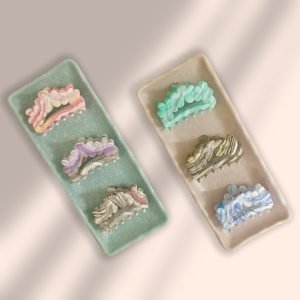 Dual Shade Flower Petal Clutcher